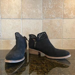 Seychelles | 6 | Black Lasercut‎ Suede Booties